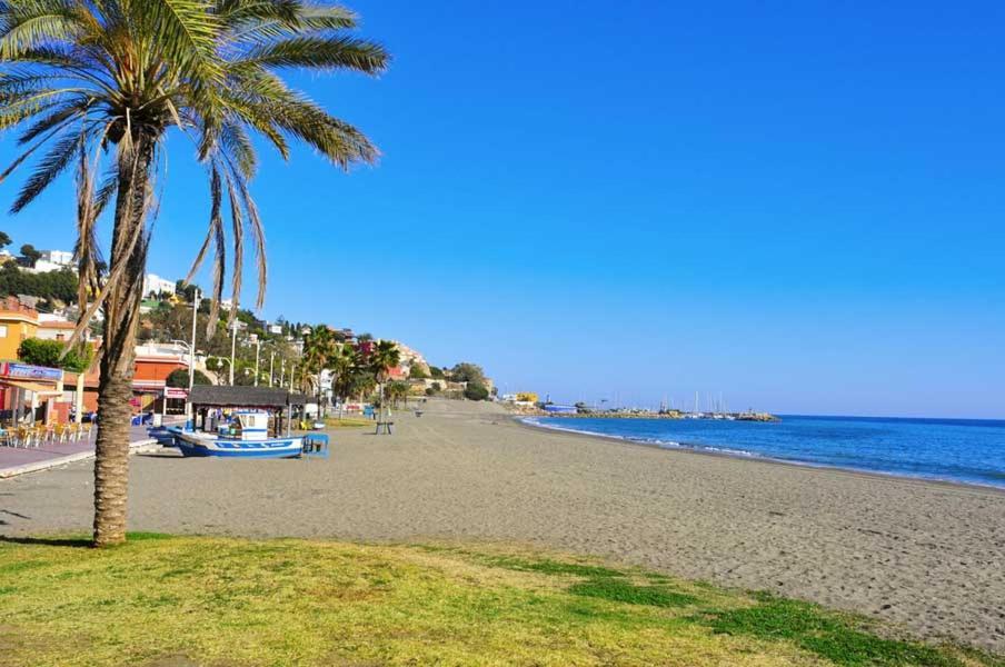 Apartamento El Bambu Cerca Del Mar Málaga Dış mekan fotoğraf