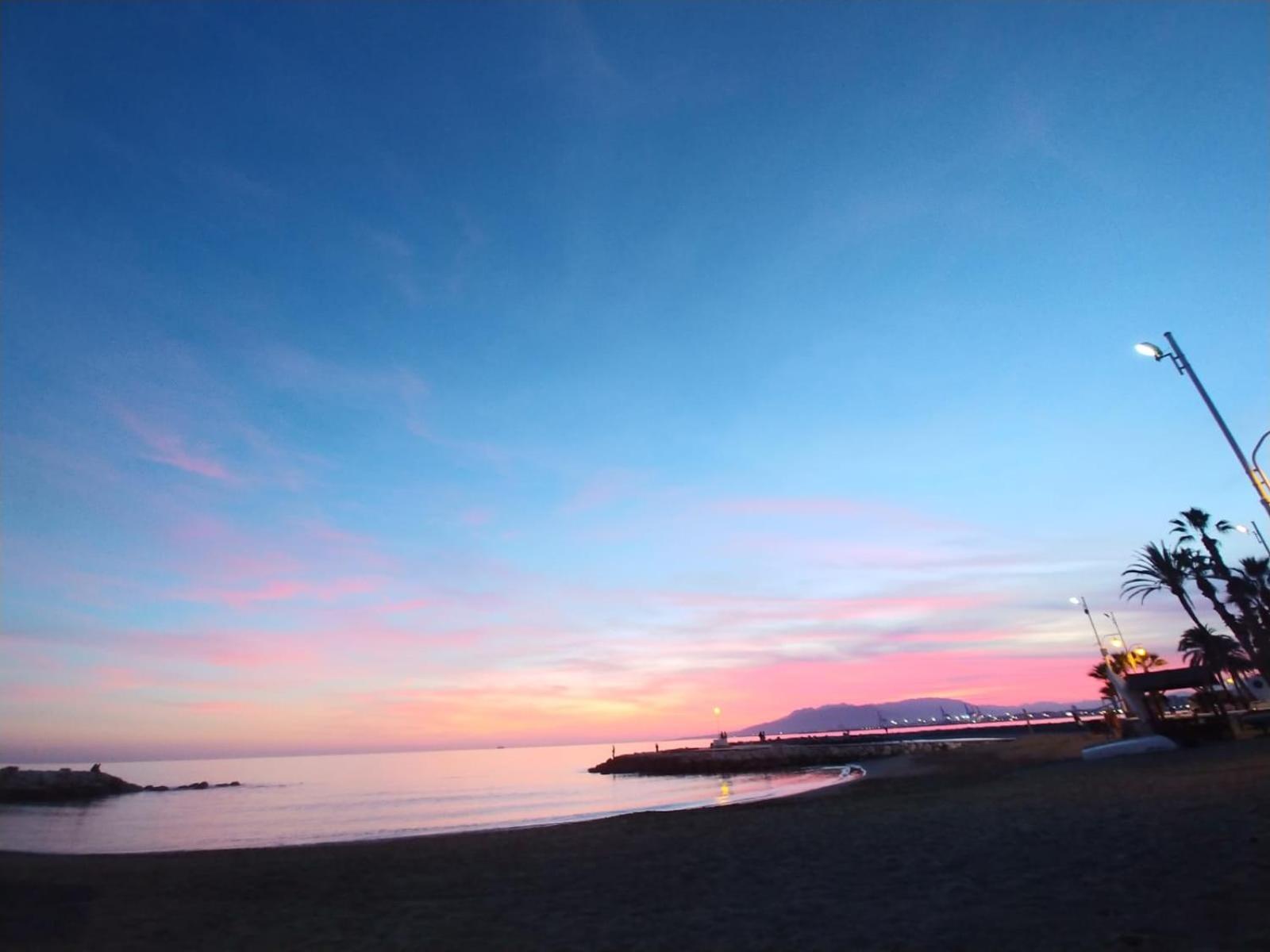 Apartamento El Bambu Cerca Del Mar Málaga Dış mekan fotoğraf