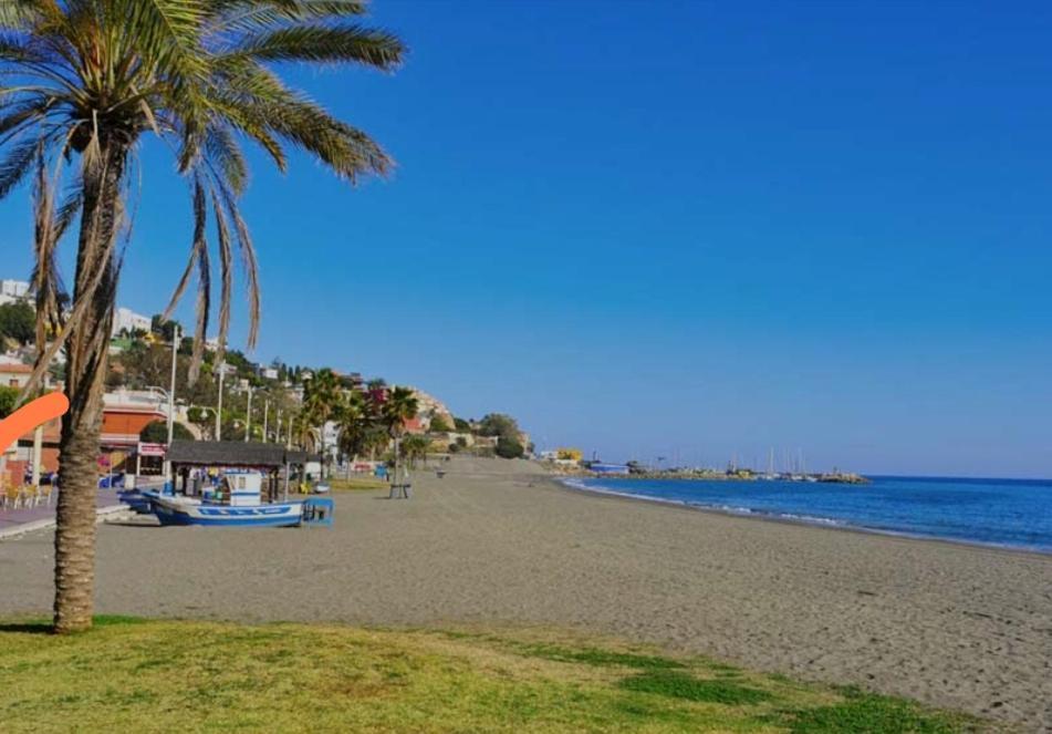 Apartamento El Bambu Cerca Del Mar Málaga Dış mekan fotoğraf
